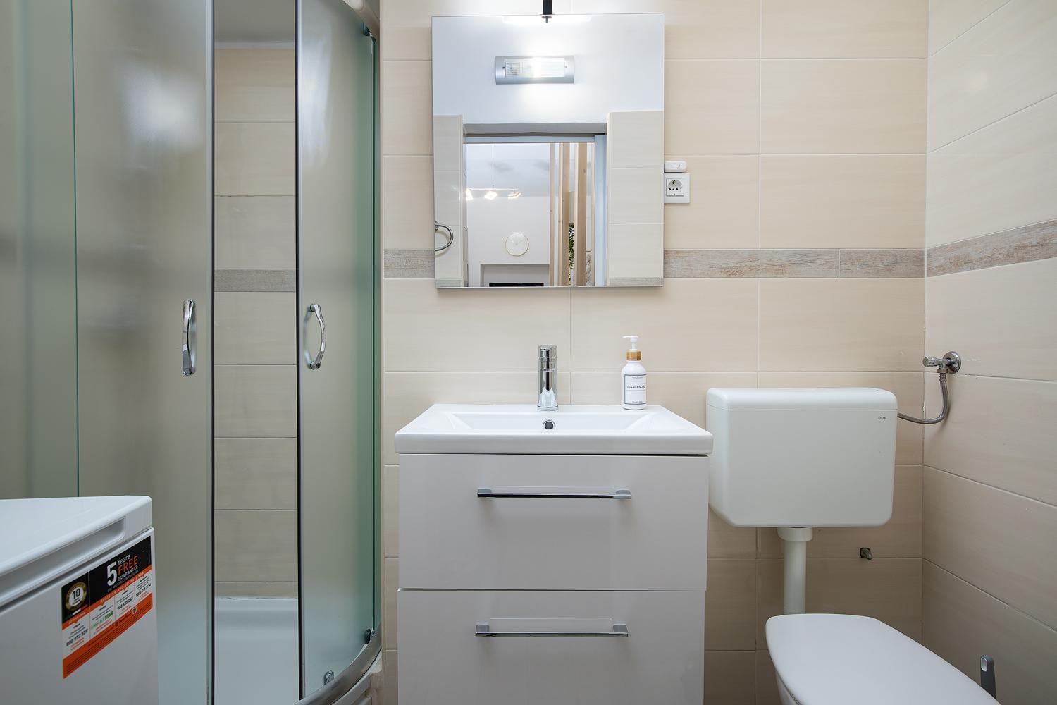 Elegant Apartment Next To Arena Пула Екстериор снимка
